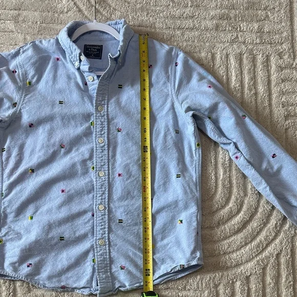 Abercrombie & Fitch Light Blue Shirt with Multicolor Accents - Picture 7 of 9